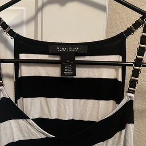 White House black market black n white top